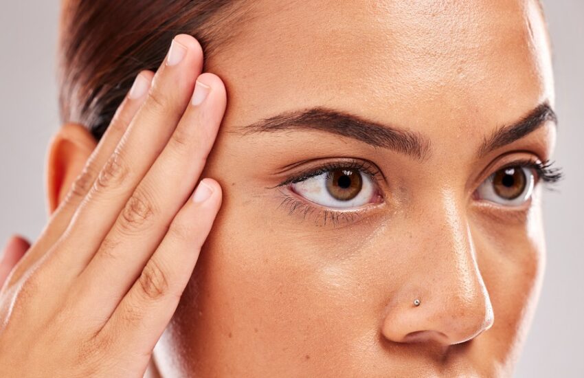 Kilka sposobów na pogrubienie skóry pod oczami